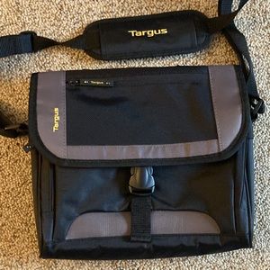 TARGUS City Gear Mini Messenger Bag- Black
